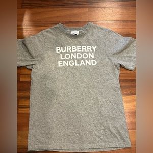Burberry youth t-shirt size 14, like new